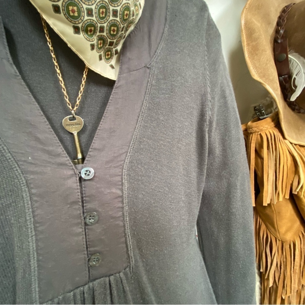 Roots summer sweater dress in lightweight soft material & cottage cabin vibe - Picture 5 of 9